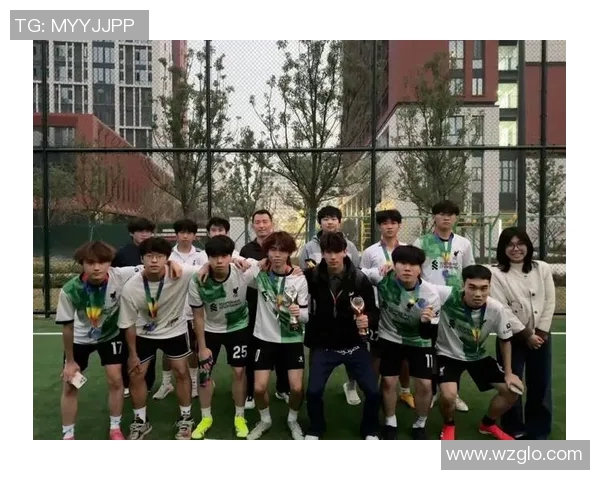 绿意盎然的足球明星们在赛场上如何展现环保理念与激情拼搏精神